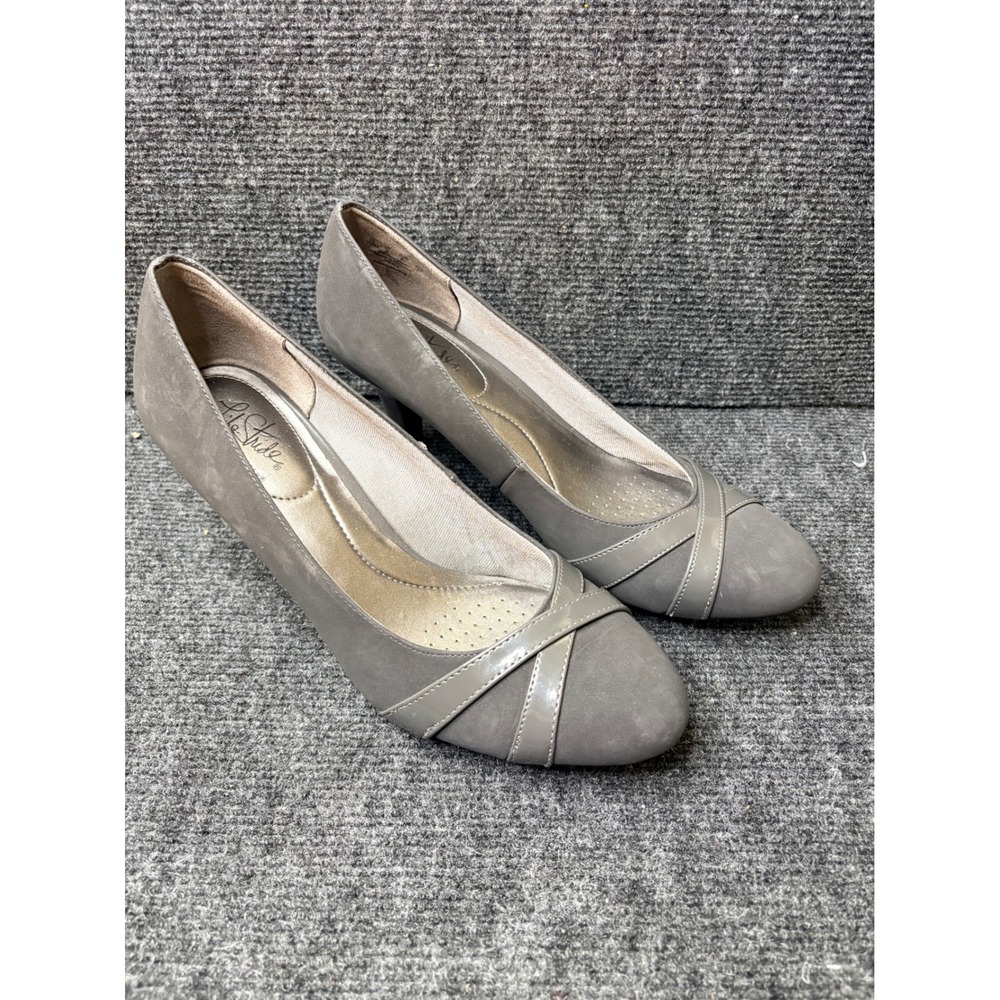 LifeStride Peace Grey Faux Suede Patent Strap Soft System Pumps Womens 10M